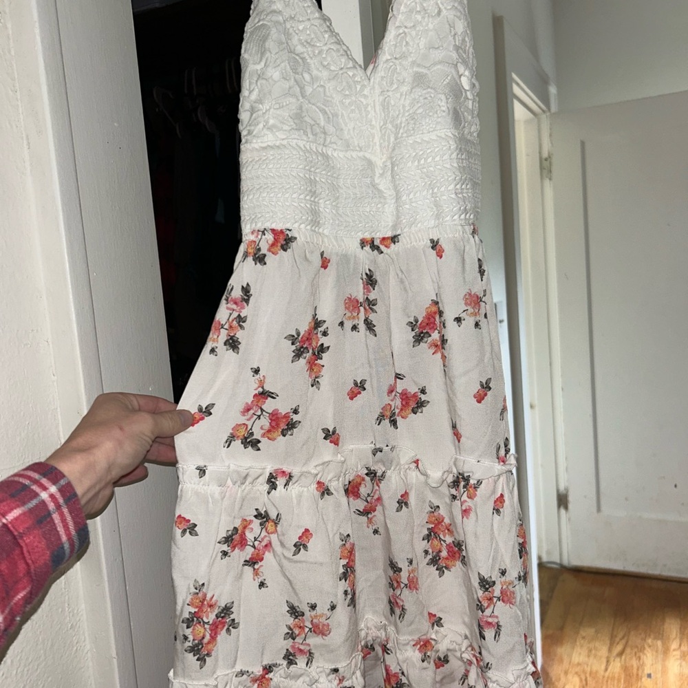 Chic Backless White Floral Dress